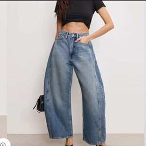 Good American Extreme Barrel Jeans Size 28/6